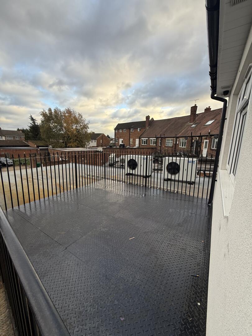 Yeading Lane, Hayes